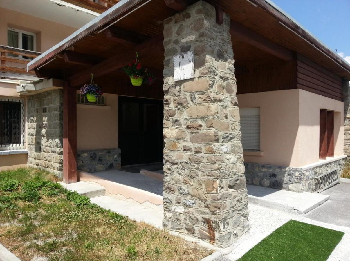 Vars, Appart Spacieux Renove 4 Couchages Dans Chalet ヴァール エクステリア 写真